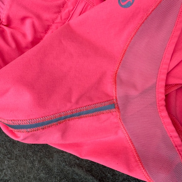 Lululemon hotty hot lined size 10 shorts - Picture 5 of 11